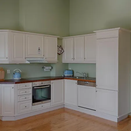 Апартаменты Bright And Modern Penthouse *