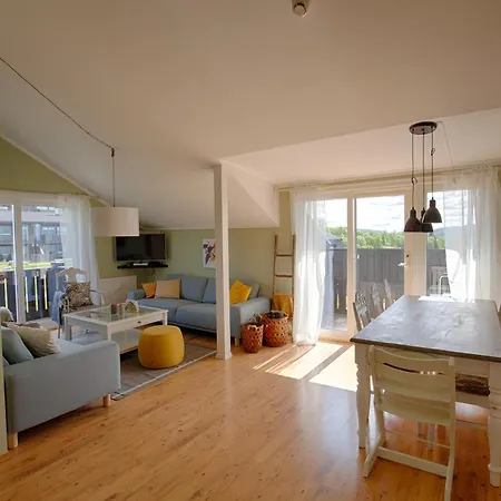 Bright And Modern Penthouse Leilighet